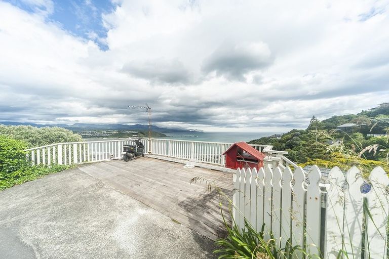 Photo of property in 10 Sunglow Avenue, Melrose, Wellington, 6023