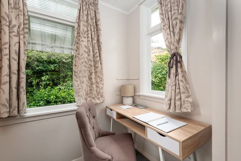 Photo of property in 7 Port Hills Road, Heathcote Valley, Christchurch, 8022