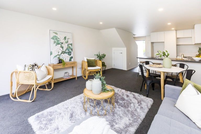 Photo of property in 1115a High Street, Taita, Lower Hutt, 5011