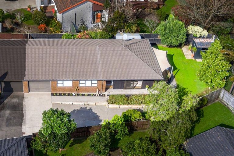 Photo of property in 2/5 Askew Place, Farm Cove, Auckland, 2012