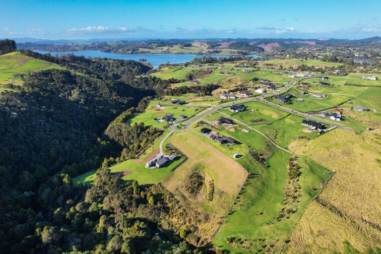 Photo of property in 17 Fernbird Grove, Kerikeri, 0294