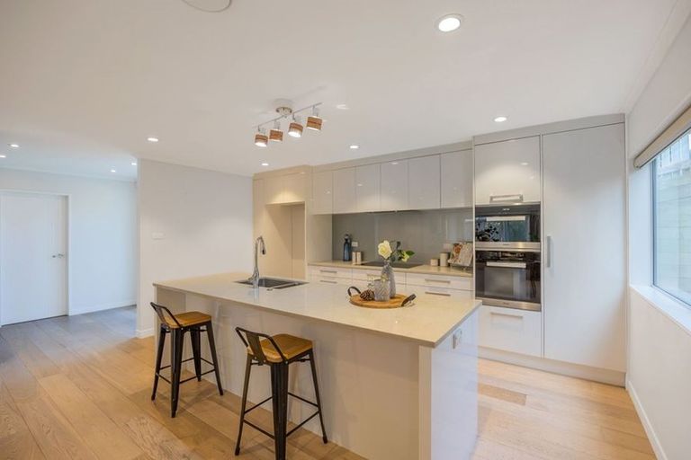 Photo of property in 152a Weatherly Road, Torbay, Auckland, 0630