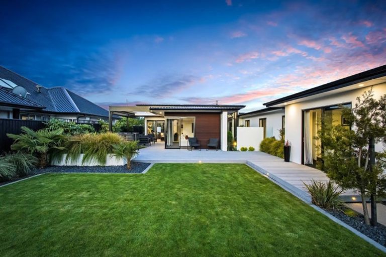 Photo of property in 16 Mersham Drive, Prebbleton, 7604