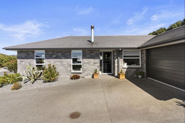 Photo of property in 43 Lakeside Terrace, Omokoroa, 3114