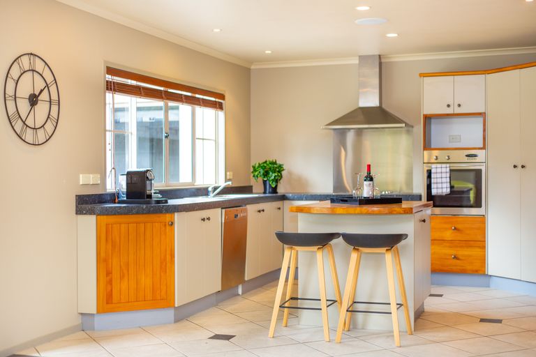 Photo of property in 18 Roderick Place, Rototuna, Hamilton, 3210