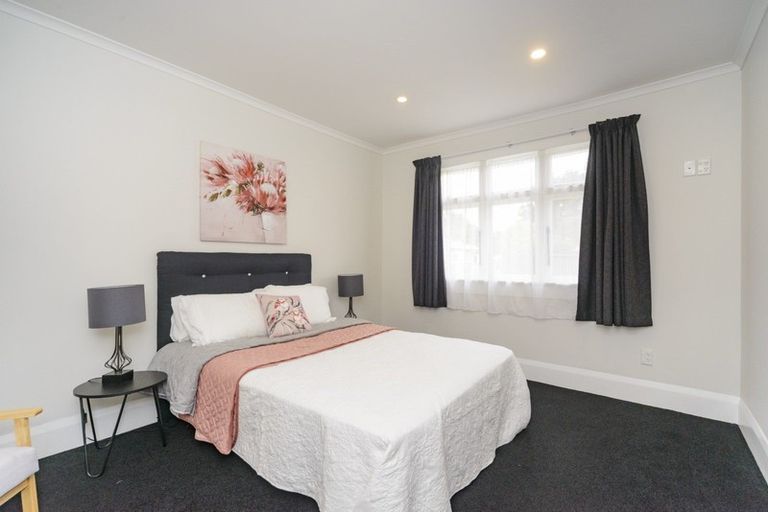 Photo of property in 11 Shamrock Street, Takaro, Palmerston North, 4412