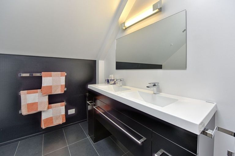 Photo of property in 92 Sinclair Road, Browns, Winton, 9782