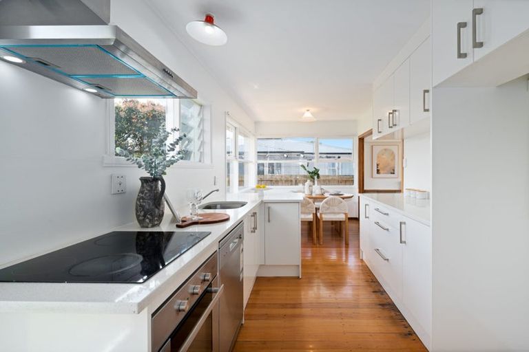 Photo of property in 39 Harrington Road, Henderson, Auckland, 0610