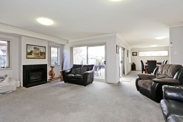 Photo of property in 15 Akaroa Road, Poraiti, Napier, 4112