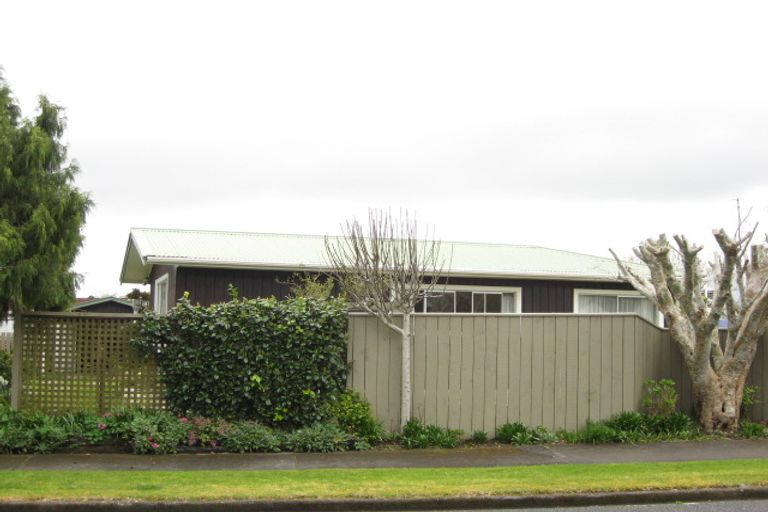 Photo of property in 90 Manu Crescent, Upper Vogeltown, New Plymouth, 4310