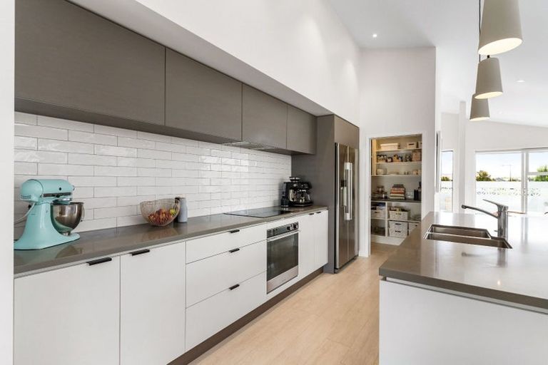 Photo of property in 45 Awatira Drive, Papamoa Beach, Papamoa, 3118