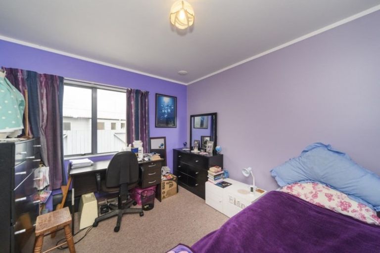 Photo of property in 84 Hillcrest Drive, Kelvin Grove, Palmerston North, 4414