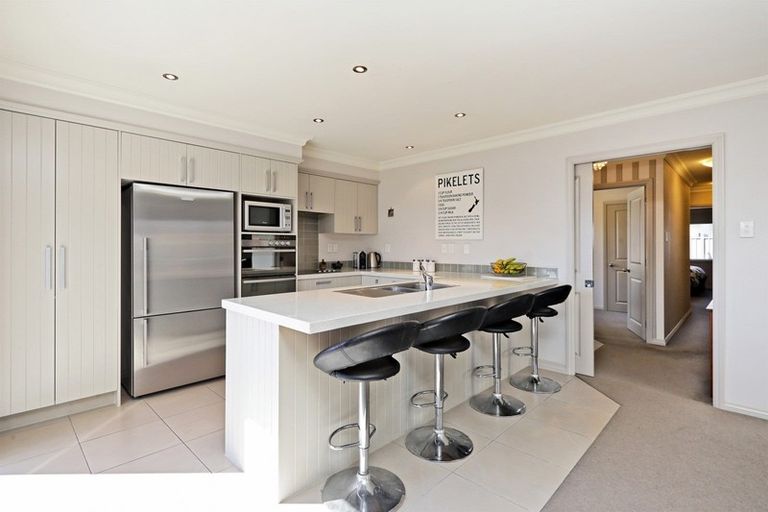 Photo of property in 15 Akaroa Road, Poraiti, Napier, 4112