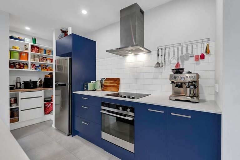 Photo of property in 7 Robbins Crescent, Hawera, 4610