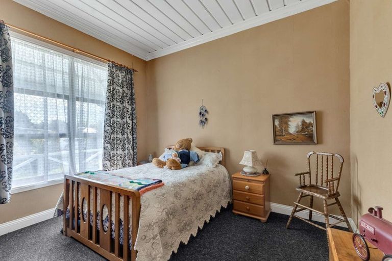 Photo of property in 13 Maire Street, Inglewood, 4330