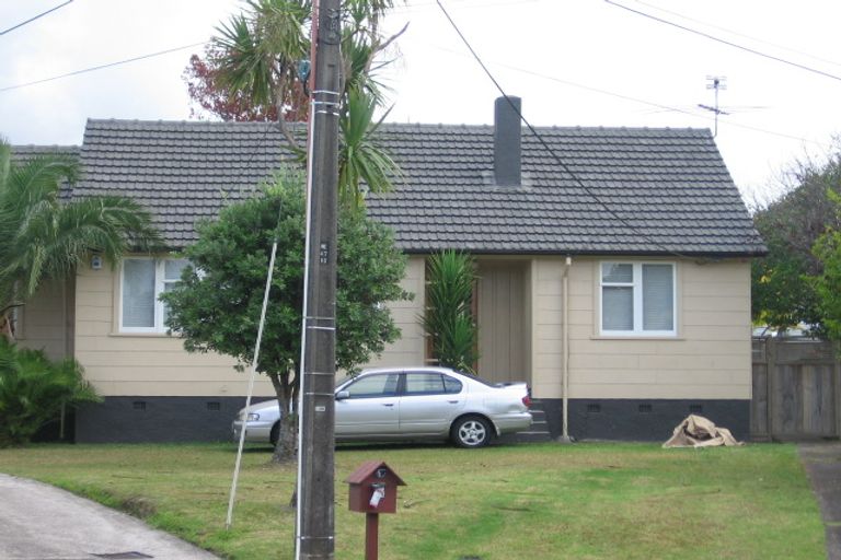 Photo of property in 15 Hill Crescent, New Lynn, Auckland, 0600
