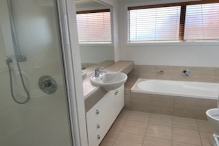 Photo of property in 11 Waller Avenue, Bucklands Beach, Auckland, 2012