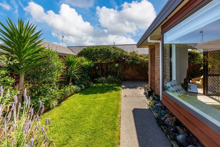 Photo of property in 94 Cedar Drive, Paraparaumu Beach, Paraparaumu, 5032