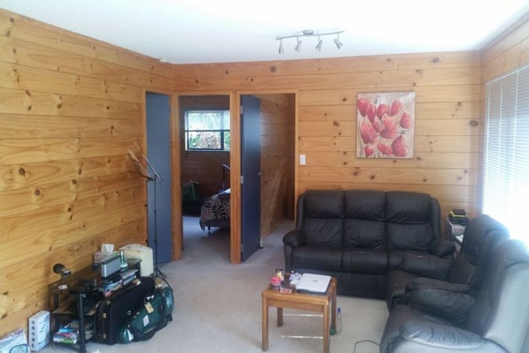 Photo of property in 26 Claverdon Drive, Massey, Auckland, 0614