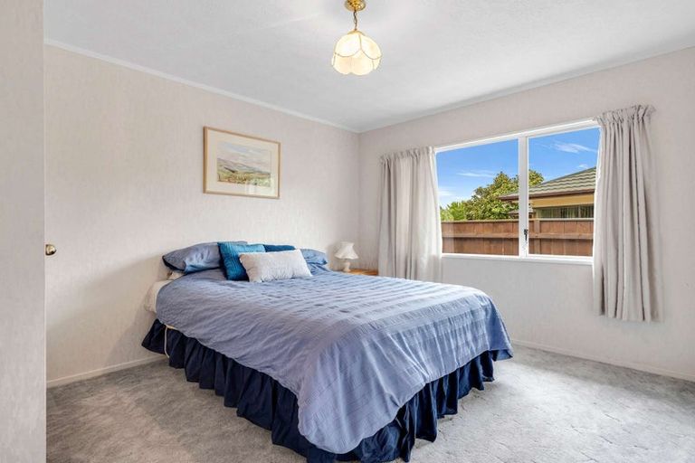 Photo of property in 24 Webb Place, Taradale, Napier, 4112