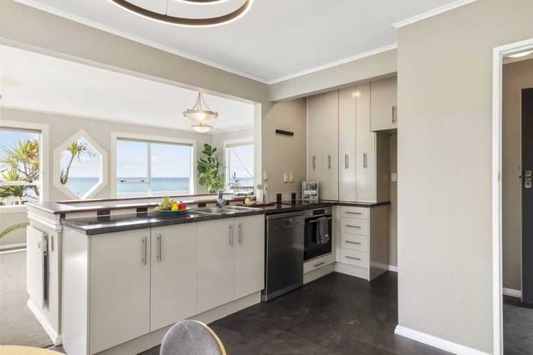 Photo of property in 118 Owhiro Bay Parade, Owhiro Bay, Wellington, 6023