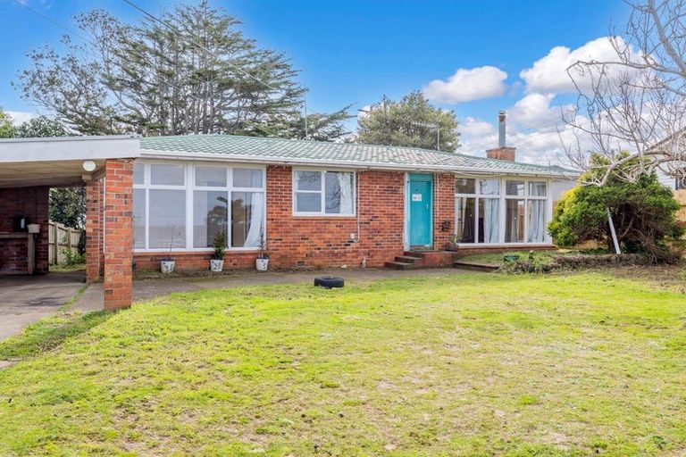 Photo of property in 156 Sunset Road, Unsworth Heights, Auckland, 0632