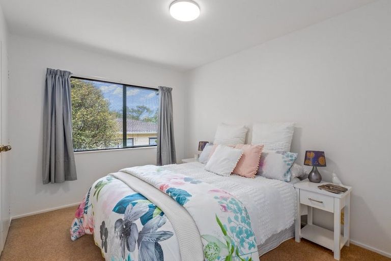 Photo of property in 1/12 Sunnyfield Crescent, Glenfield, Auckland, 0629