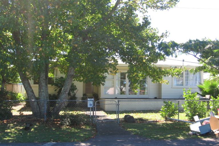 Photo of property in 4 Ingleby Place, Kelston, Auckland, 0602