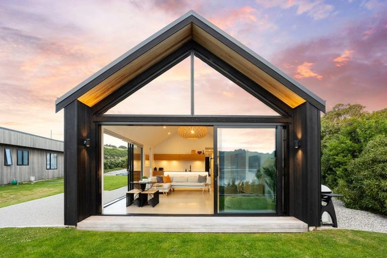 Photo of property in 1371b Taieri Mouth Road, Taieri Mouth, 9091