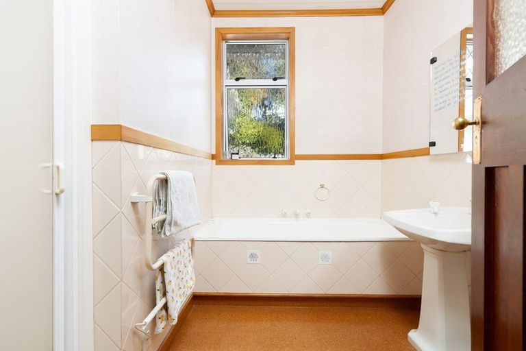 Photo of property in 1a Waimea Road, Nelson South, Nelson, 7010