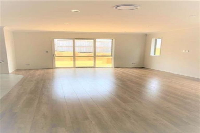 Photo of property in 29 Cooladawson Drive, Flat Bush, Auckland, 2019