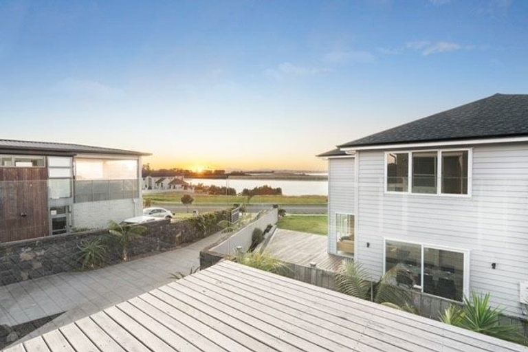 Photo of property in 18 Milano Boulevard, Karaka, Papakura, 2113