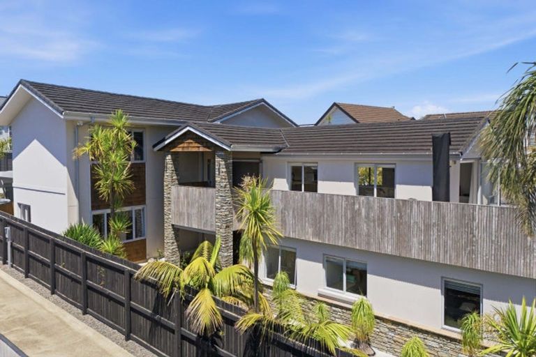 Photo of property in 31 Beechwood Road, Rothesay Bay, Auckland, 0630