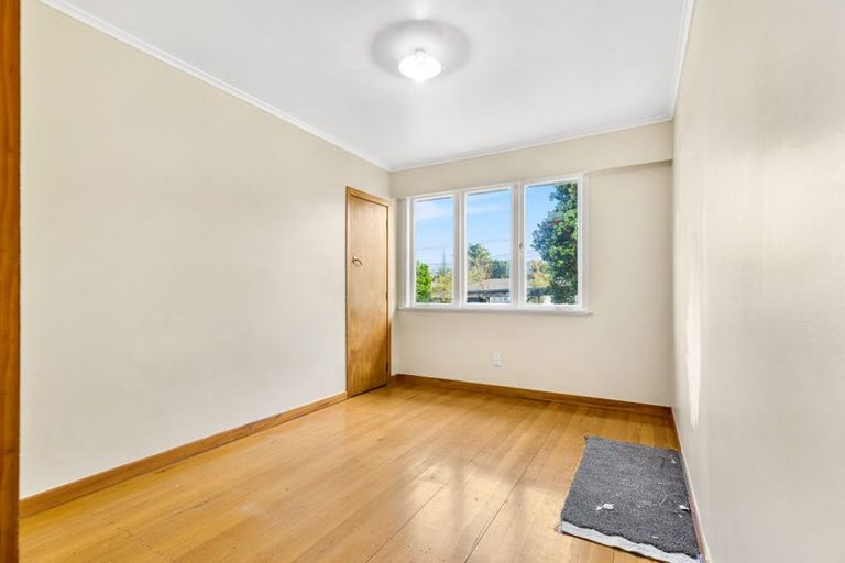 Photo of property in 20 Stokes Avenue, Te Atatu Peninsula, Auckland, 0610