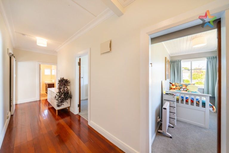 Photo of property in 7 Vincent Street, Waterloo, Lower Hutt, 5011