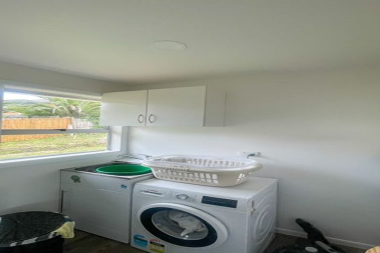 Photo of property in 32 Candia Road, Swanson, Auckland, 0614