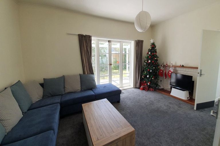 Photo of property in 70 Norwood Road, Bayswater, Auckland, 0622