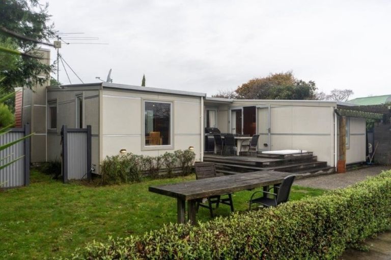 Photo of property in 56 New York Street, Martinborough, 5711