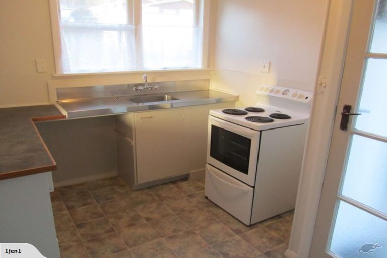 Photo of property in 1/31 Hillside Drive, Maoribank, Upper Hutt, 5018