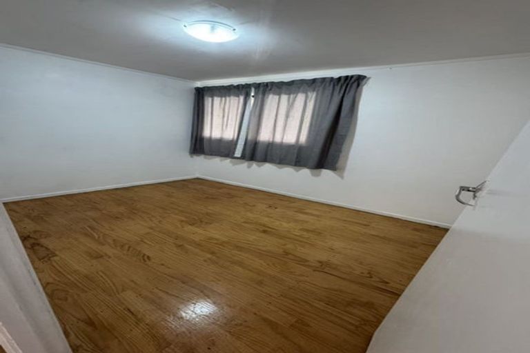 Photo of property in 3 Universal Drive, Henderson, Auckland, 0610