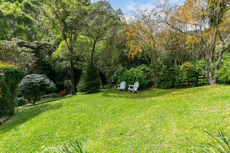 Photo of property in 11a Kamla Way, Khandallah, Wellington, 6035