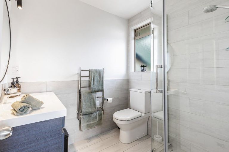 Photo of property in 23 Henry Partington Place, Greenhithe, Auckland, 0632