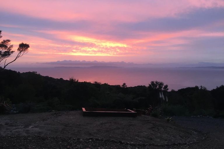 Photo of property in 525a Tuateawa Road, Tuateawa, Coromandel, 3583