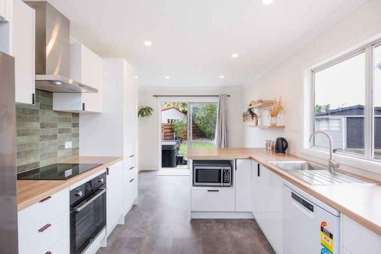 Photo of property in 9 Lyndale Place, Kelvin Grove, Palmerston North, 4414