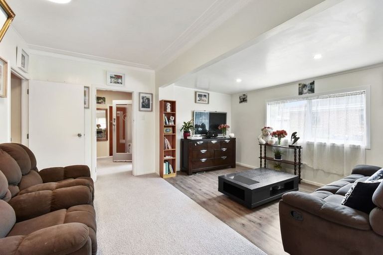 Photo of property in 15 Laurie Avenue, Papakura, 2110