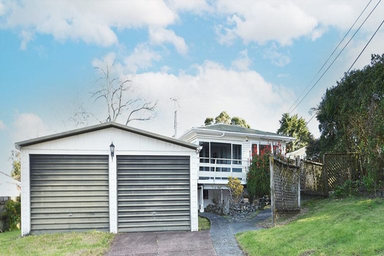 Photo of property in 52 Beaubank Road, Kelston, Auckland, 0602