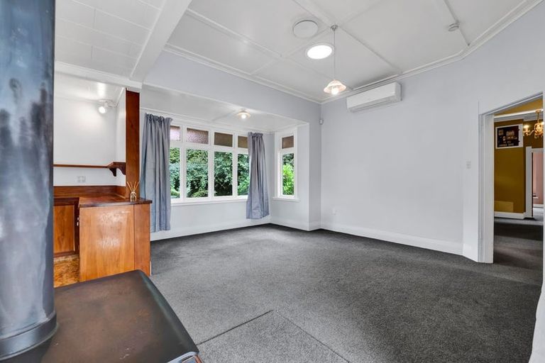 Photo of property in 10 Cameron Street, Hawera, 4610