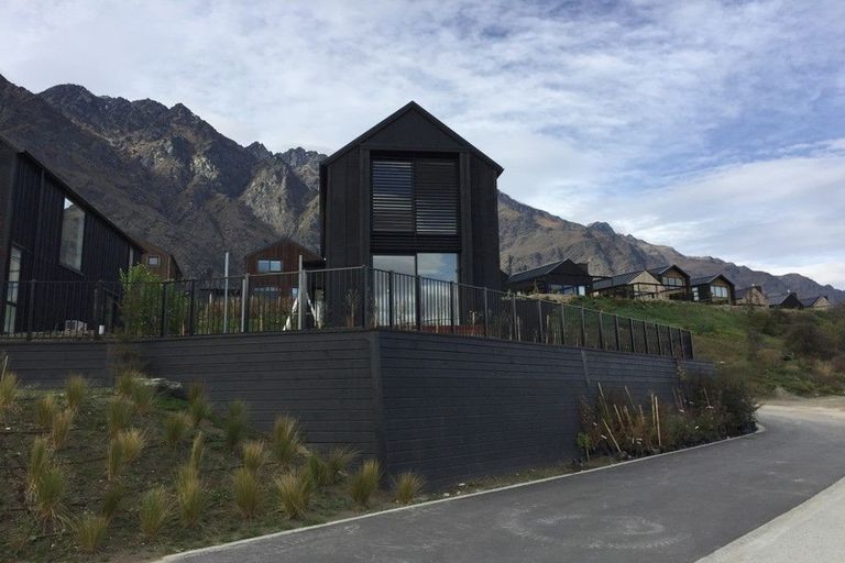 Photo of property in 12 Mckenzies Shute, Jacks Point, Queenstown, 9371