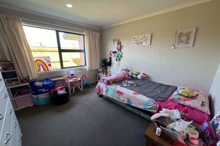 Photo of property in 3 Medallion Court, Kelvin Grove, Palmerston North, 4414