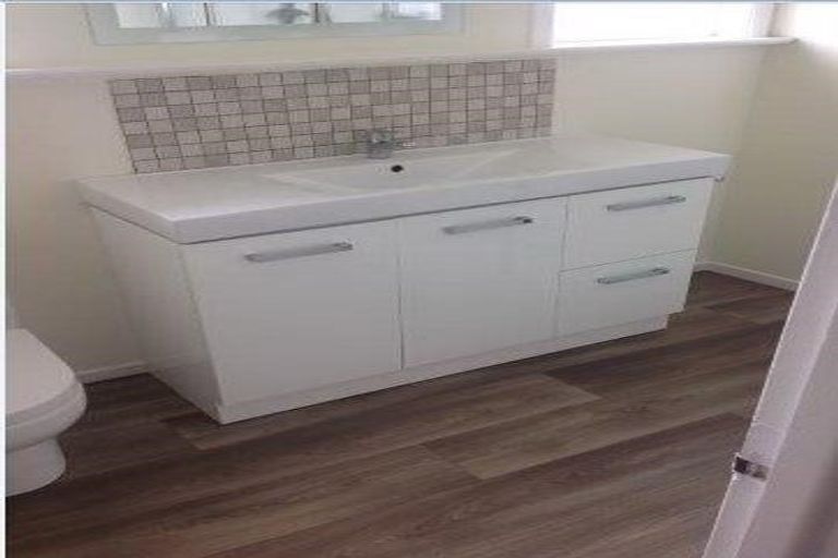 Photo of property in 17 Doctors Hill Road, Maungaturoto, 0520